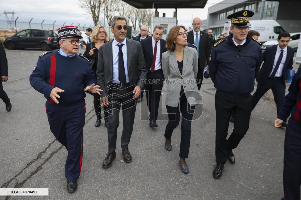 Operation to Inspect Packages from Shein - Paris