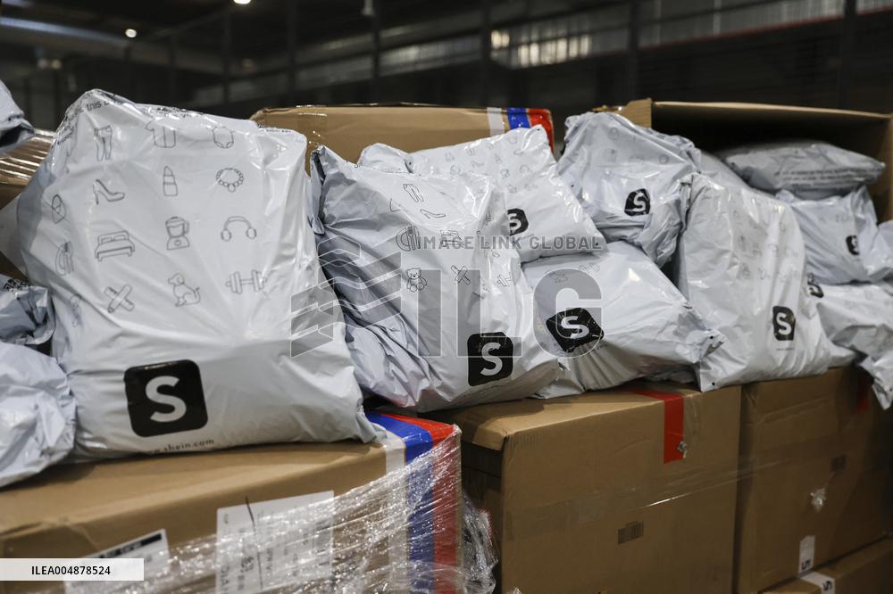 Operation to Inspect Packages from Shein - Paris