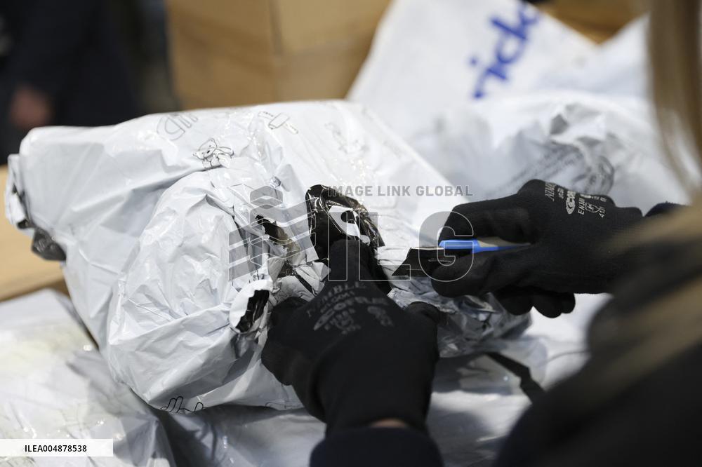 Operation to Inspect Packages from Shein - Paris