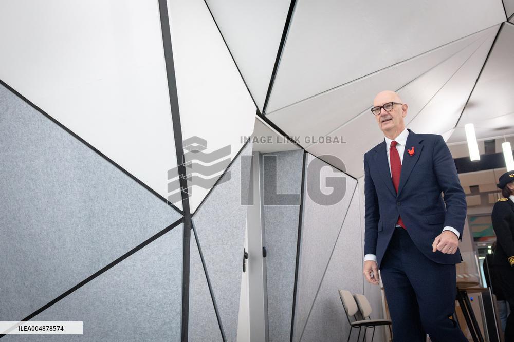 Roland Lescure at the Future4Care Incubator for the French Tech - Paris AJ