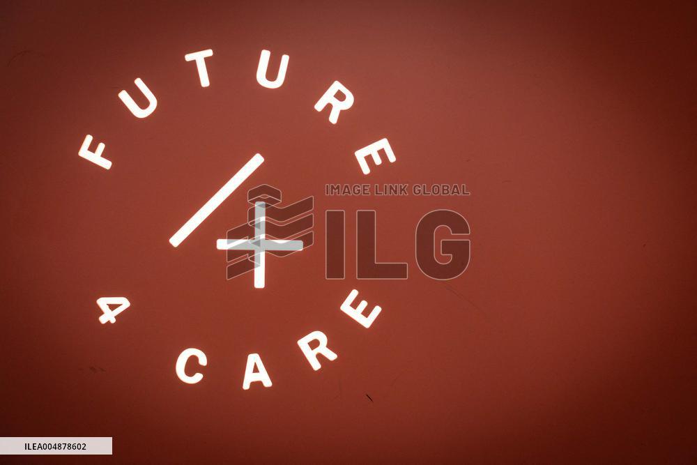 Roland Lescure at the Future4Care Incubator for the French Tech - Paris AJ