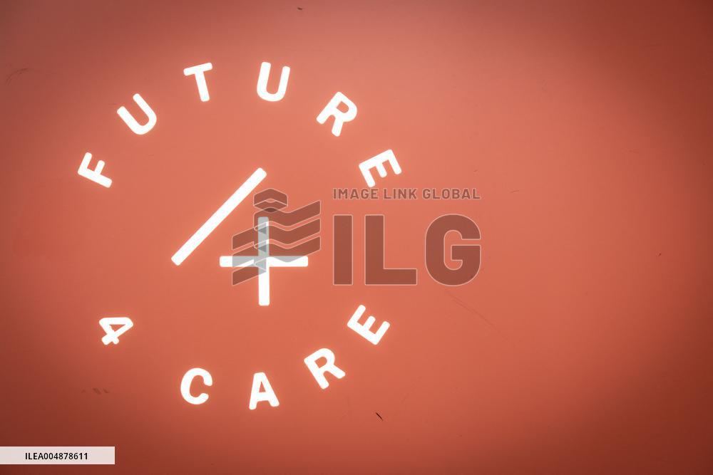 Roland Lescure at the Future4Care Incubator for the French Tech - Paris AJ