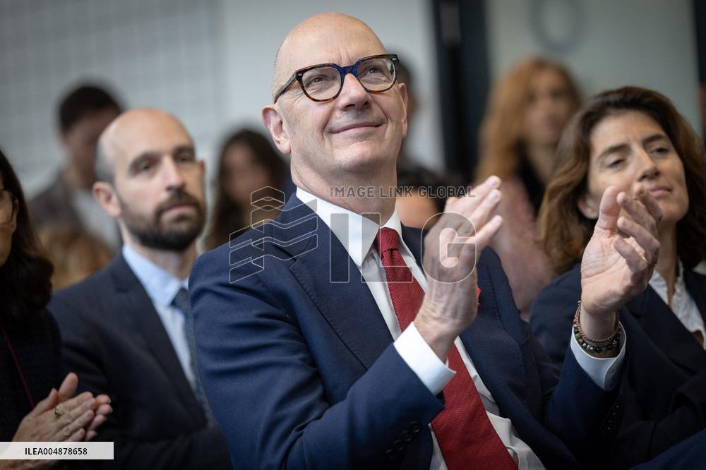 Roland Lescure at the Future4Care Incubator for the French Tech - Paris AJ