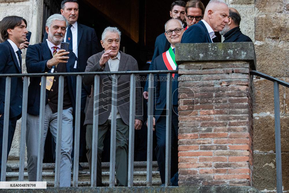 Robert De Niro Recieves The Capitoline Wolf - Rome