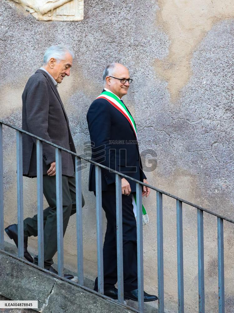 Robert De Niro Recieves The Capitoline Wolf - Rome