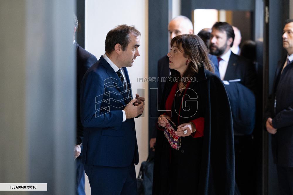 Prime Minister Meets with Regional Presidents - Versailles