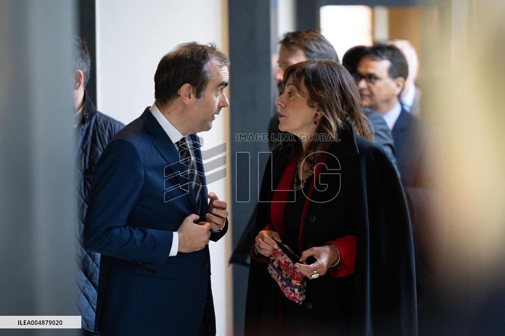 Prime Minister Meets with Regional Presidents - Versailles