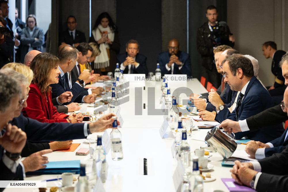 Prime Minister Meets with Regional Presidents - Versailles