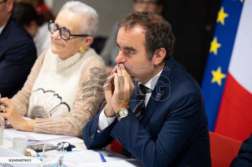 Prime Minister Meets with Regional Presidents - Versailles