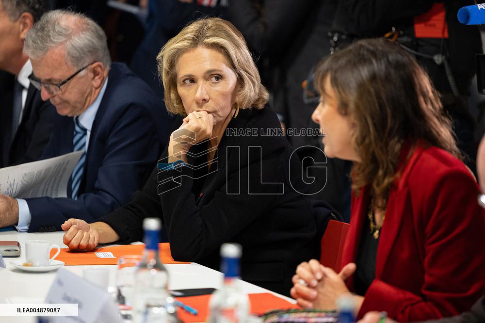 Prime Minister Meets with Regional Presidents - Versailles