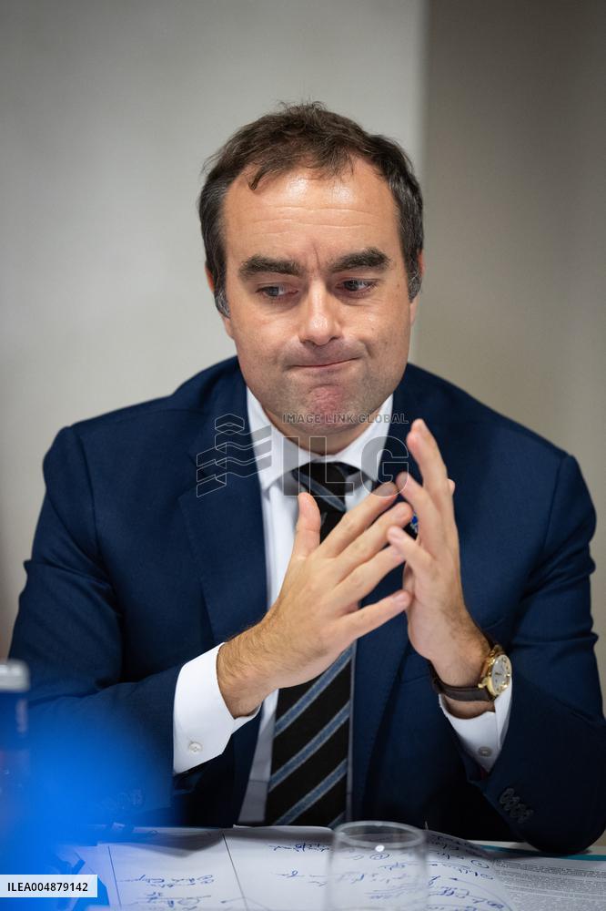 Prime Minister Meets with Regional Presidents - Versailles