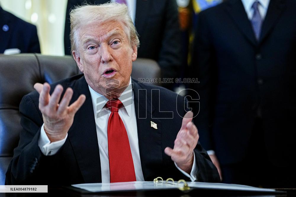 Trump Speaks in The Oval Office - Washington