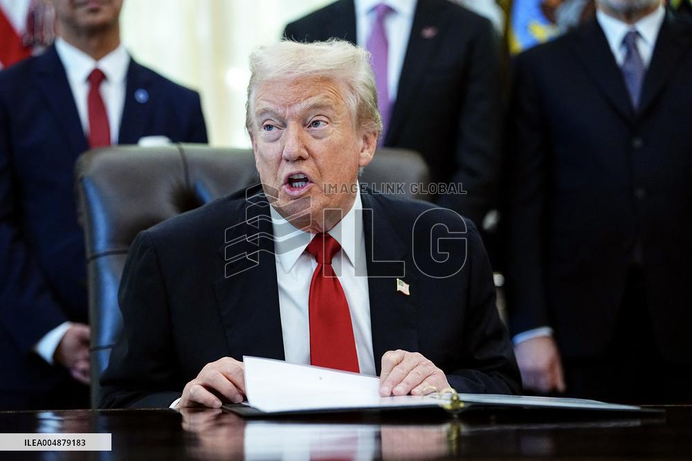 Trump Speaks in The Oval Office - Washington