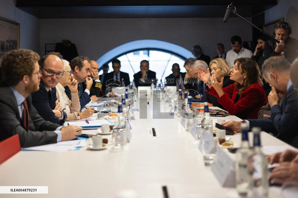 Prime Minister Meets with Regional Presidents - Versailles