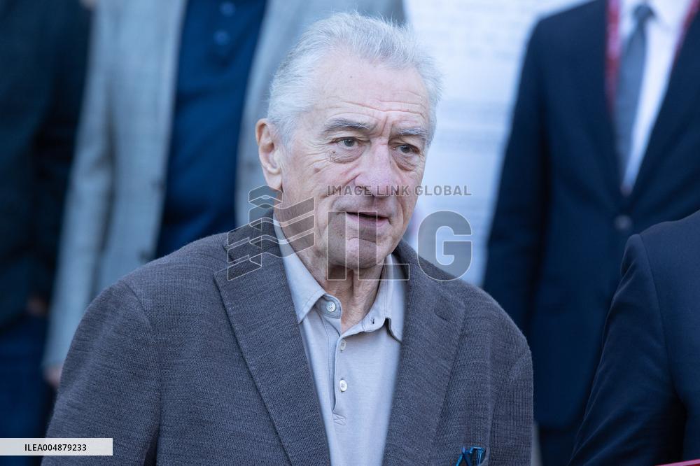 Robert De Niro Recieves The Capitoline Wolf - Rome