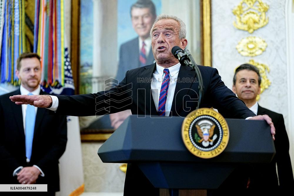 Trump Speaks in The Oval Office - Washington
