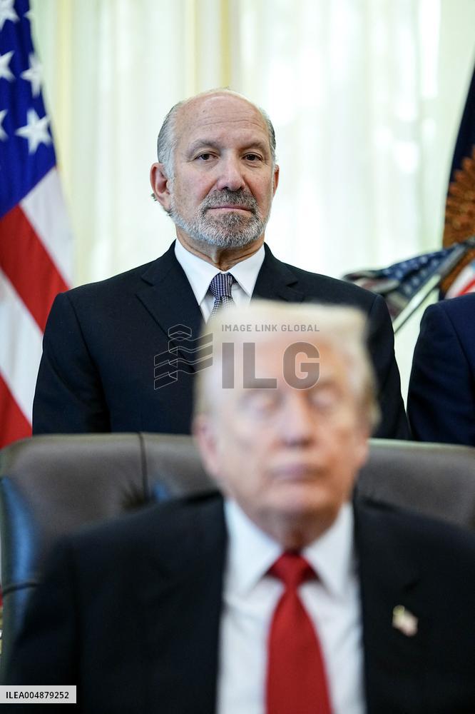 Trump Speaks in The Oval Office - Washington