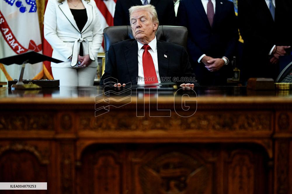 Trump Speaks in The Oval Office - Washington