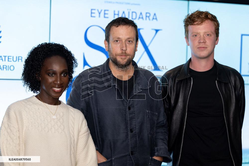 Six Jours Ce Printemps-La Premiere - Paris AJ