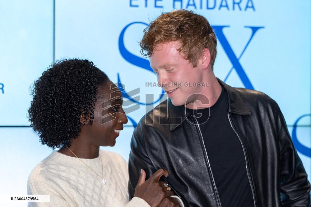 Six Jours Ce Printemps-La Premiere - Paris AJ