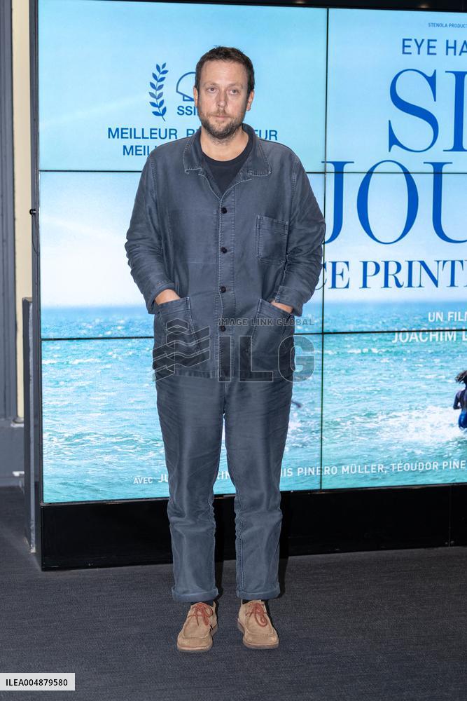 Six Jours Ce Printemps-La Premiere - Paris AJ