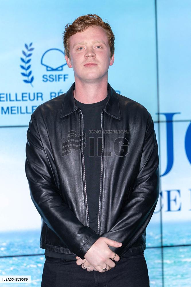 Six Jours Ce Printemps-La Premiere - Paris AJ