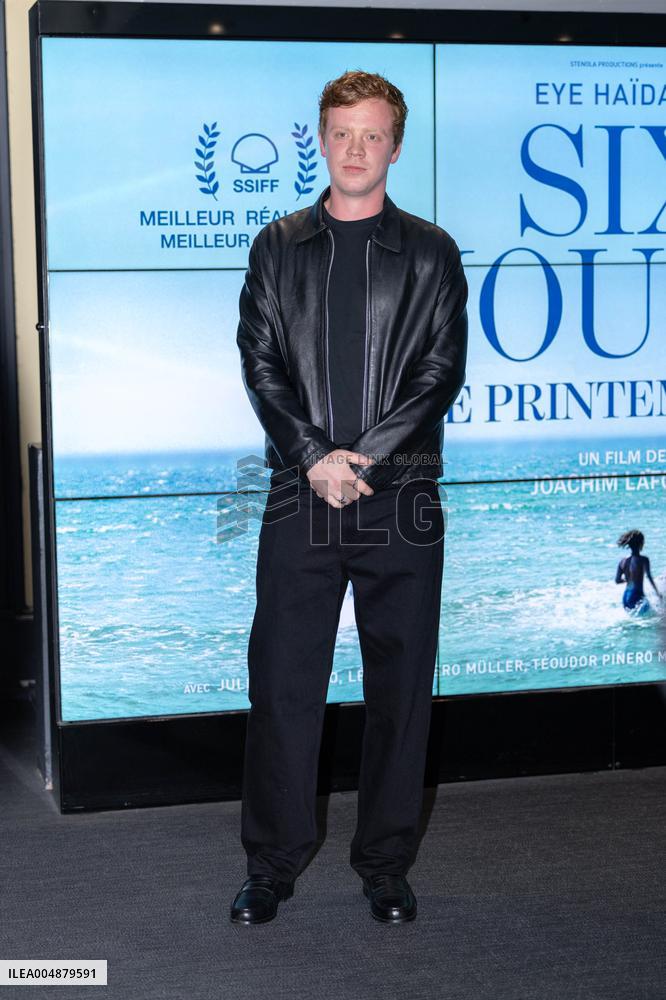 Six Jours Ce Printemps-La Premiere - Paris AJ