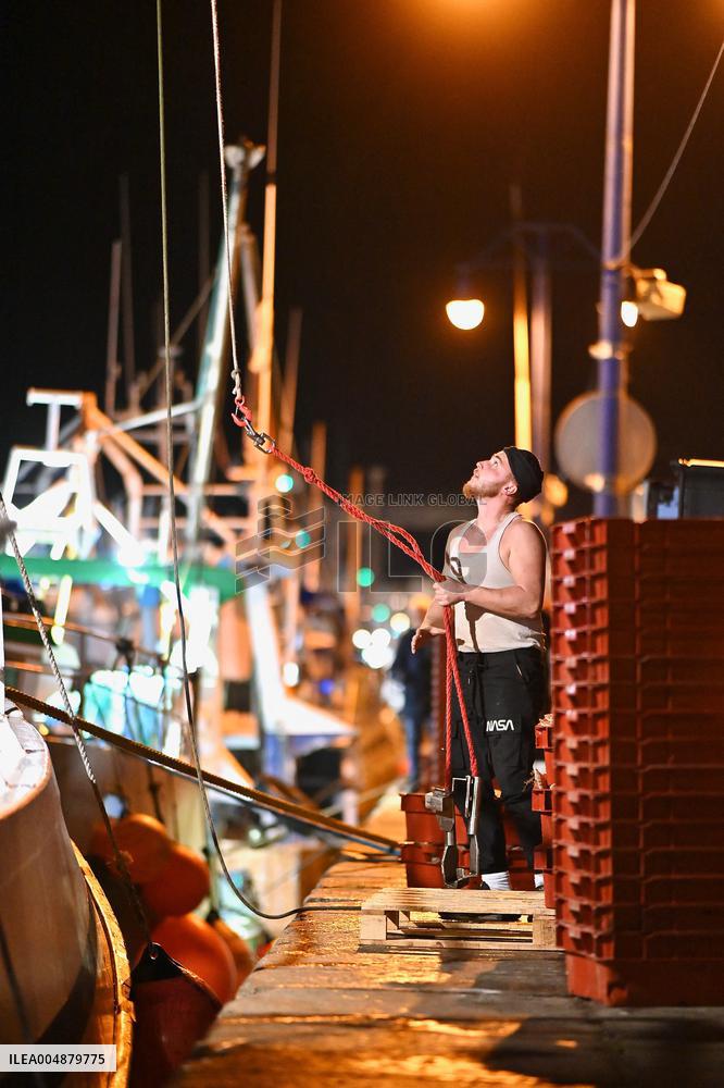 Return From Scallop Fishing - Port-En-Bessin. FC