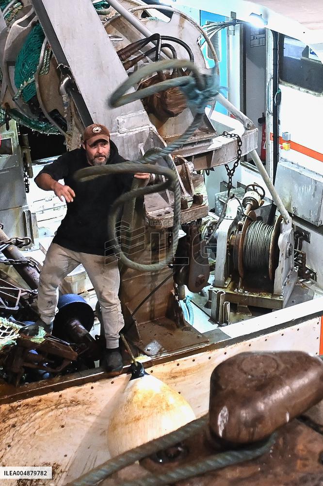 Return From Scallop Fishing - Port-En-Bessin. FC