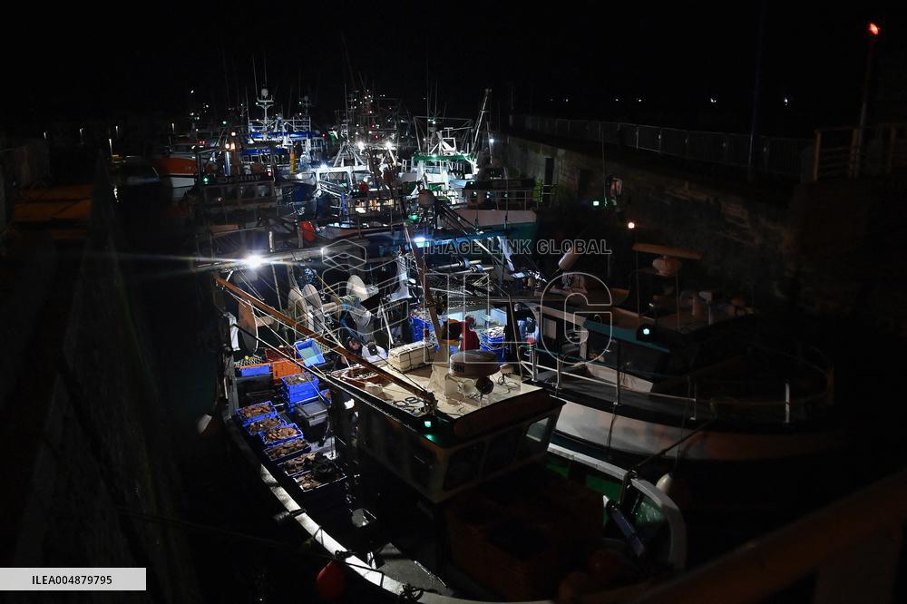 Return From Scallop Fishing - Port-En-Bessin. FC