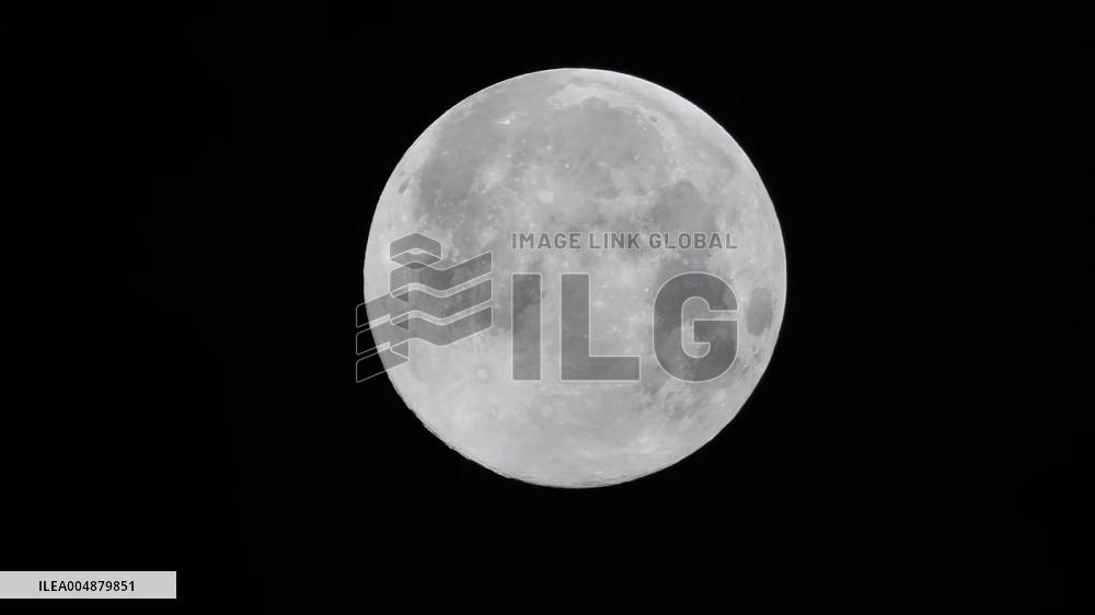 Largest Supermoon of Year Lights Up Night Sky 3