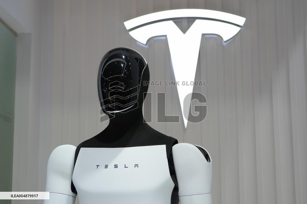 Tesla Optimus Humanoid Robot at 8th CIIE in Shanghai