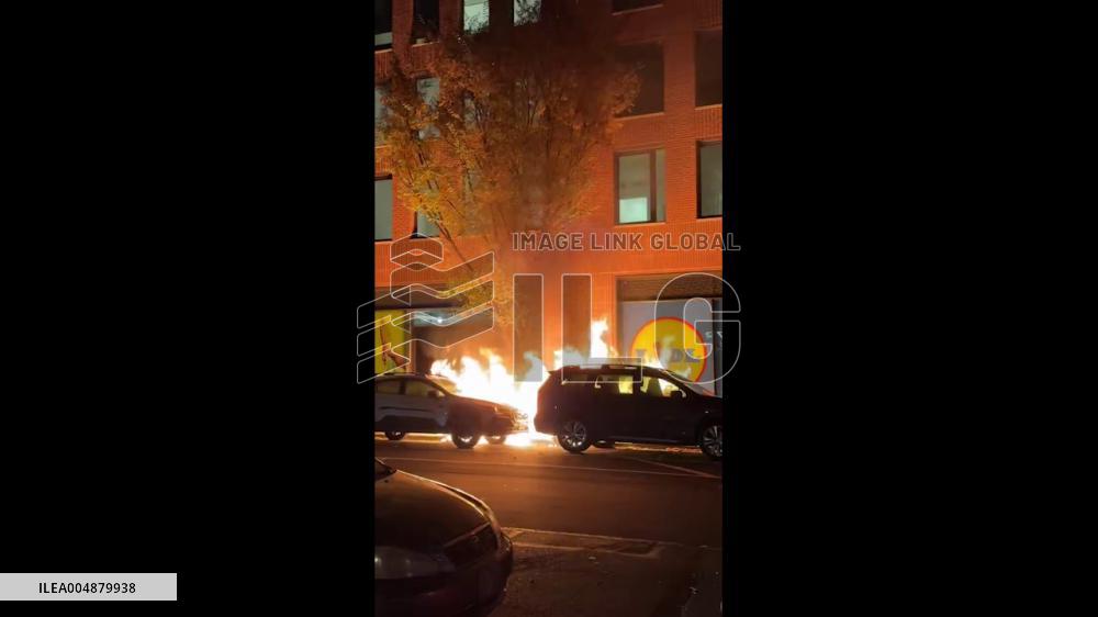 US: Two Vehicles Catch Fire in NYC’s Chelsea Neighborhood