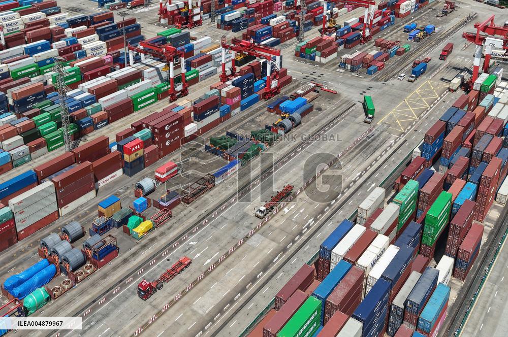 China Imports And Exports of Goods Trade Increased