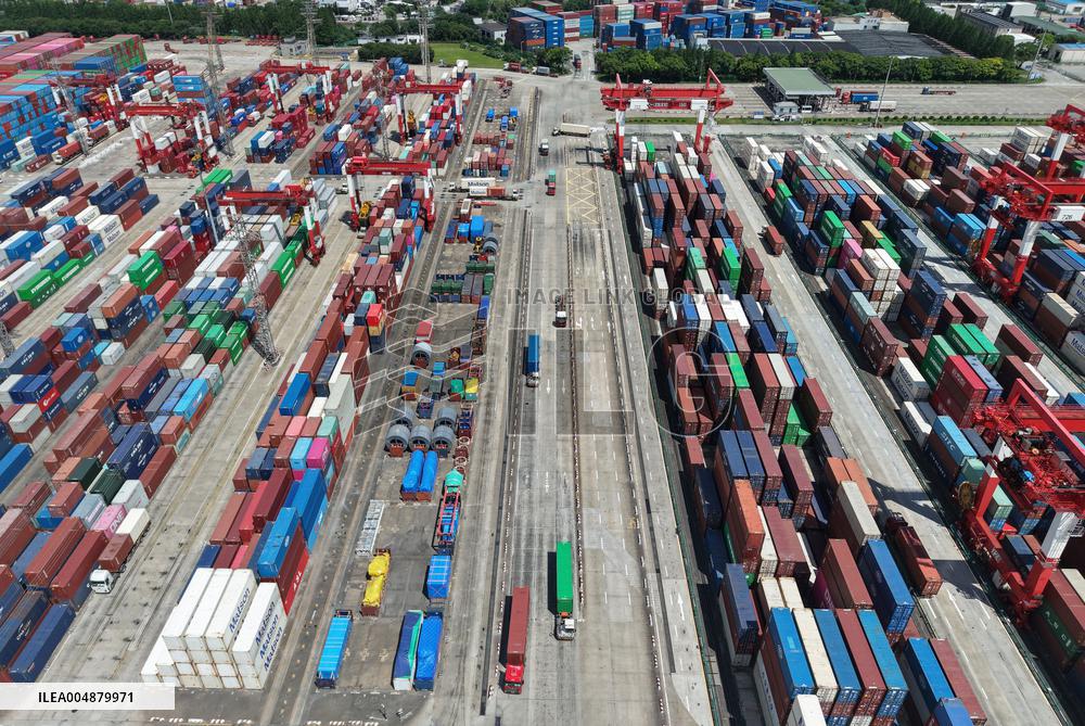 China Imports And Exports of Goods Trade Increased