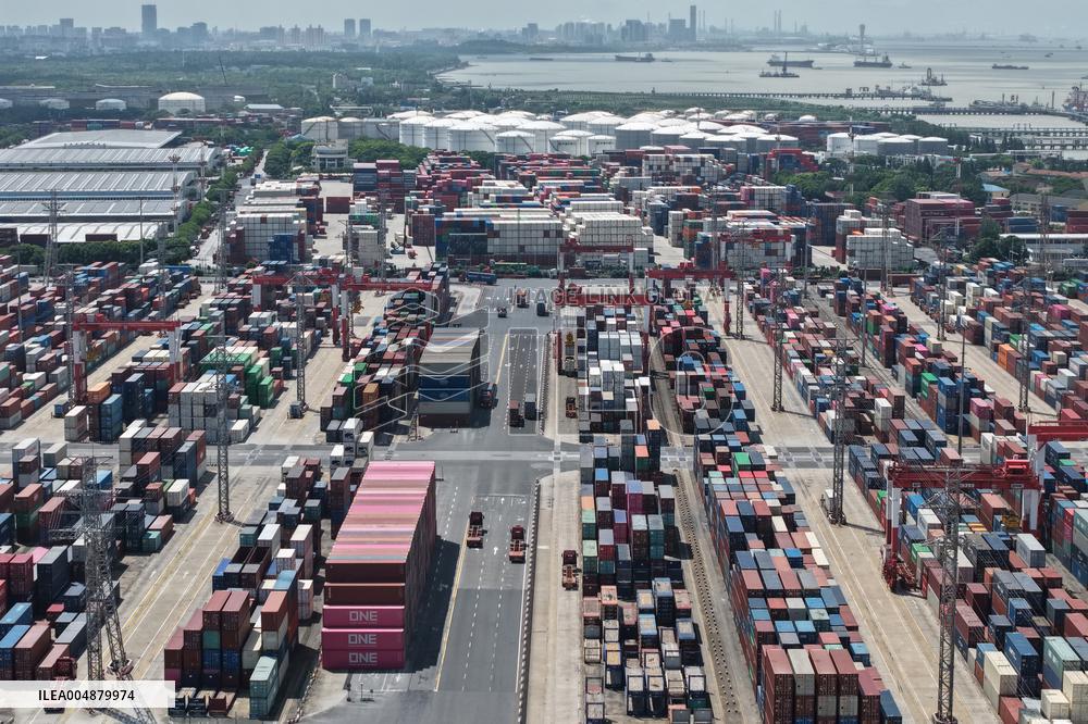 China Imports And Exports of Goods Trade Increased