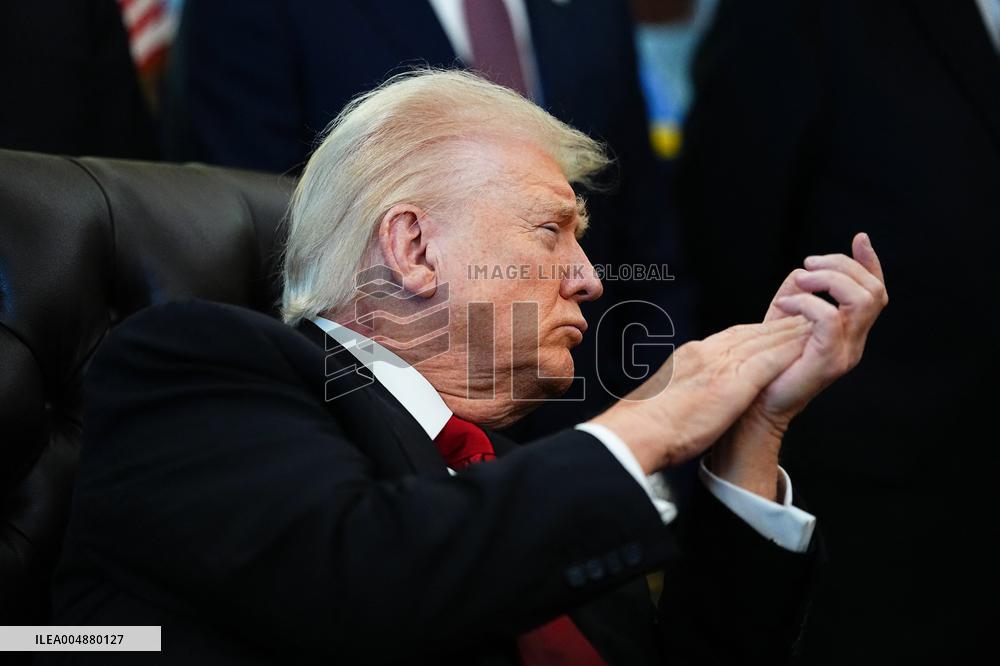 Donald Trump Announces Drug Pricing Deal With Pharma Giants - DC