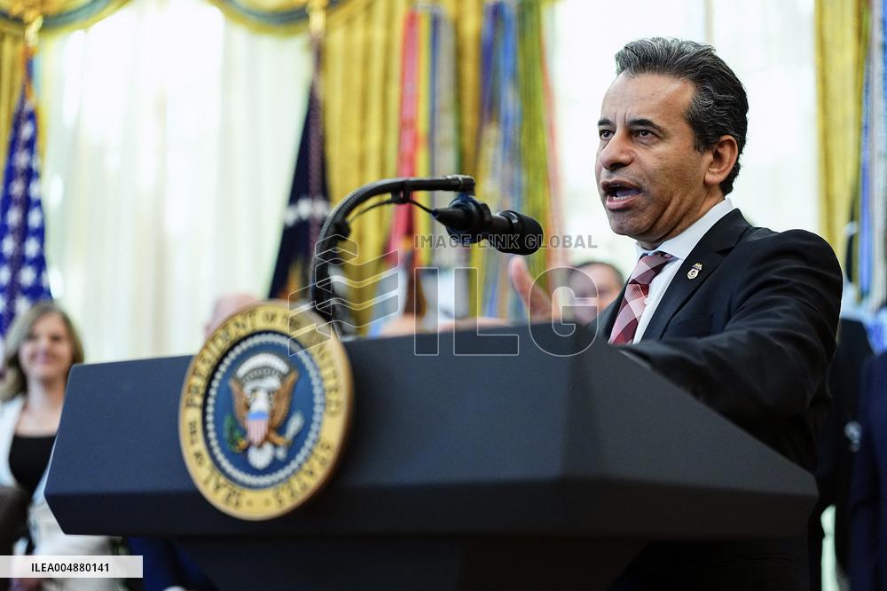 Donald Trump Announces Drug Pricing Deal With Pharma Giants - DC