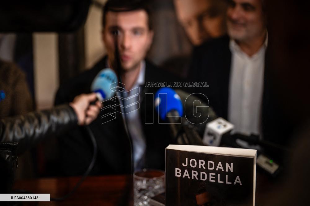 Jordan Bardella Book Signing - Toulon