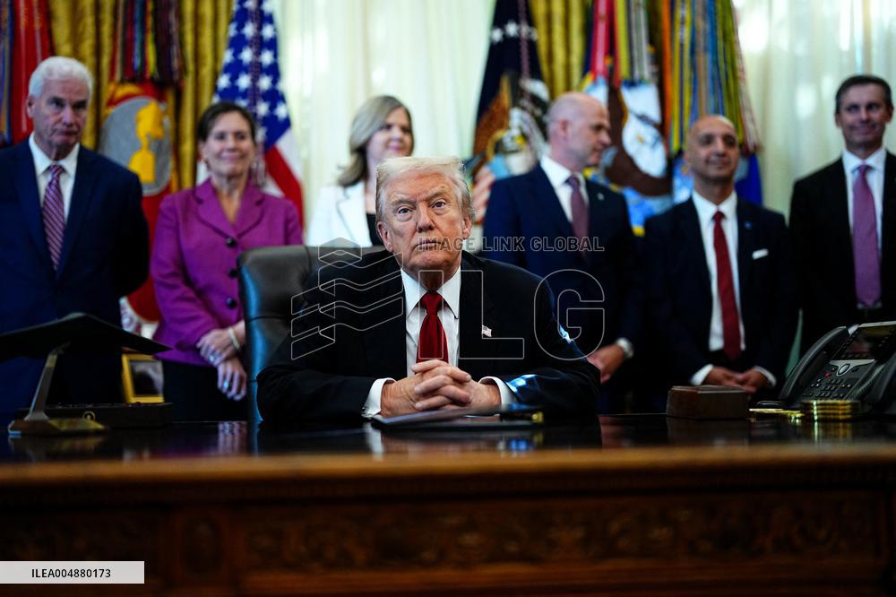 Donald Trump Announces Drug Pricing Deal With Pharma Giants - DC