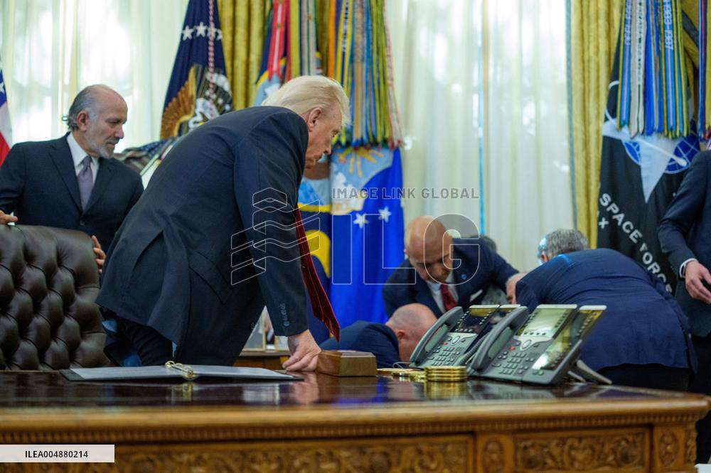 Donald Trump Announces Drug Pricing Deal With Pharma Giants - DC