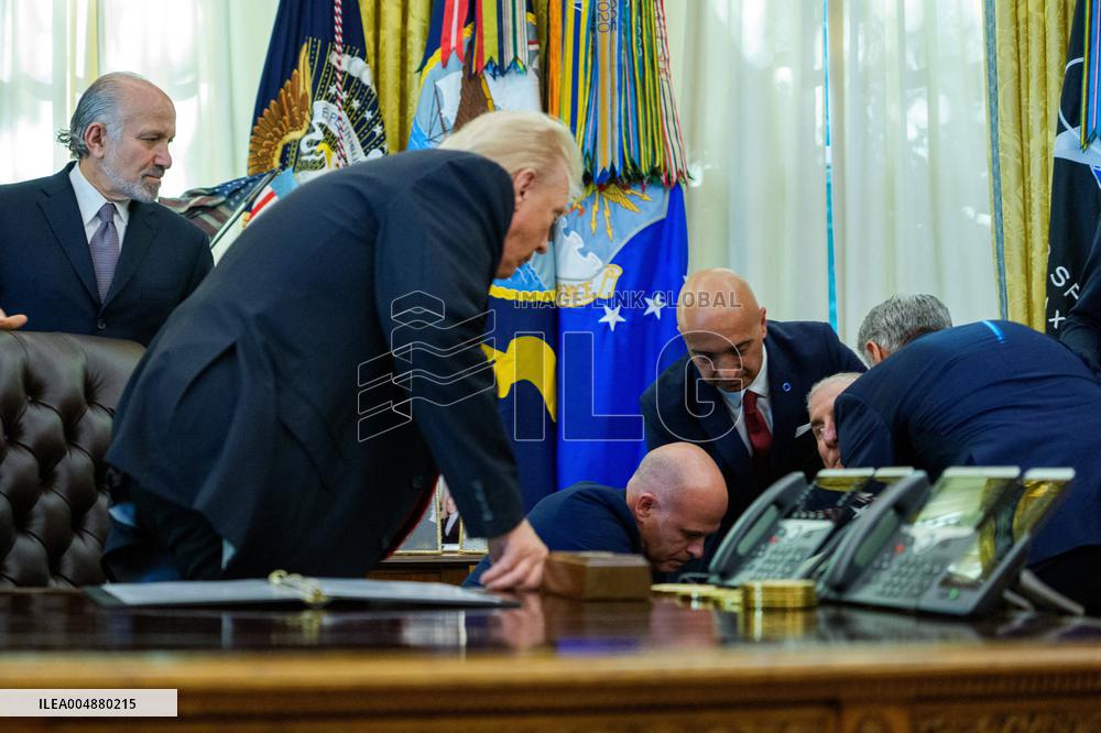 Donald Trump Announces Drug Pricing Deal With Pharma Giants - DC