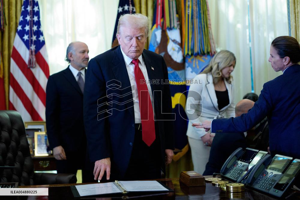 Donald Trump Announces Drug Pricing Deal With Pharma Giants - DC