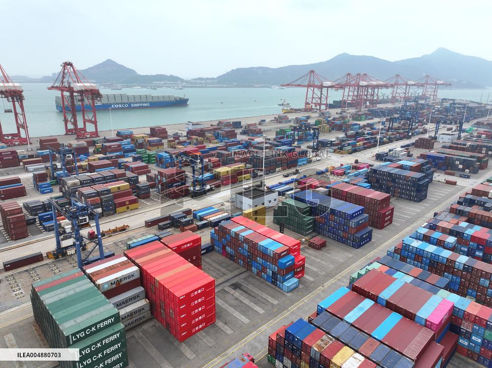 China Imports And Exports of Goods Trade Increased