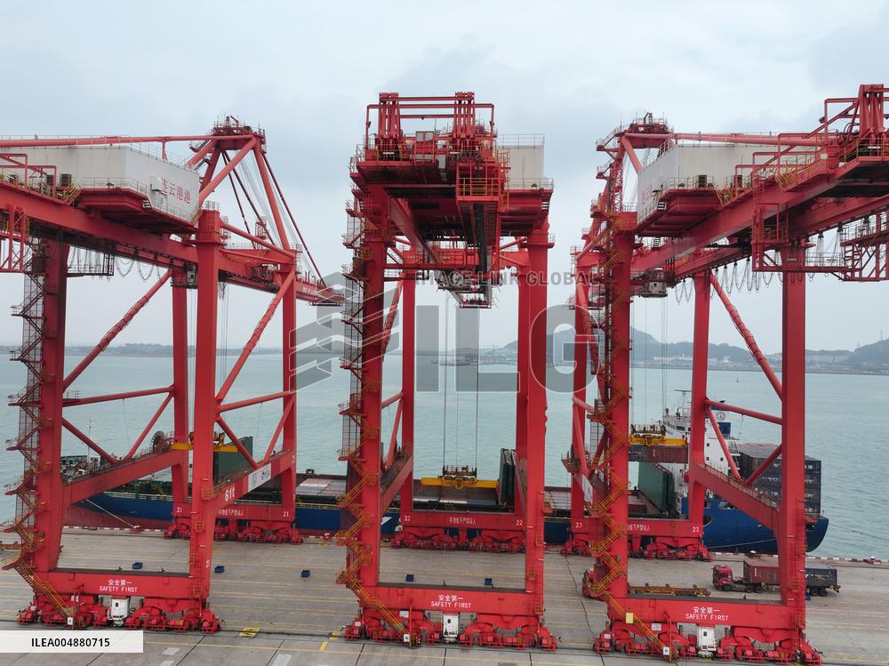 China Imports And Exports of Goods Trade Increased