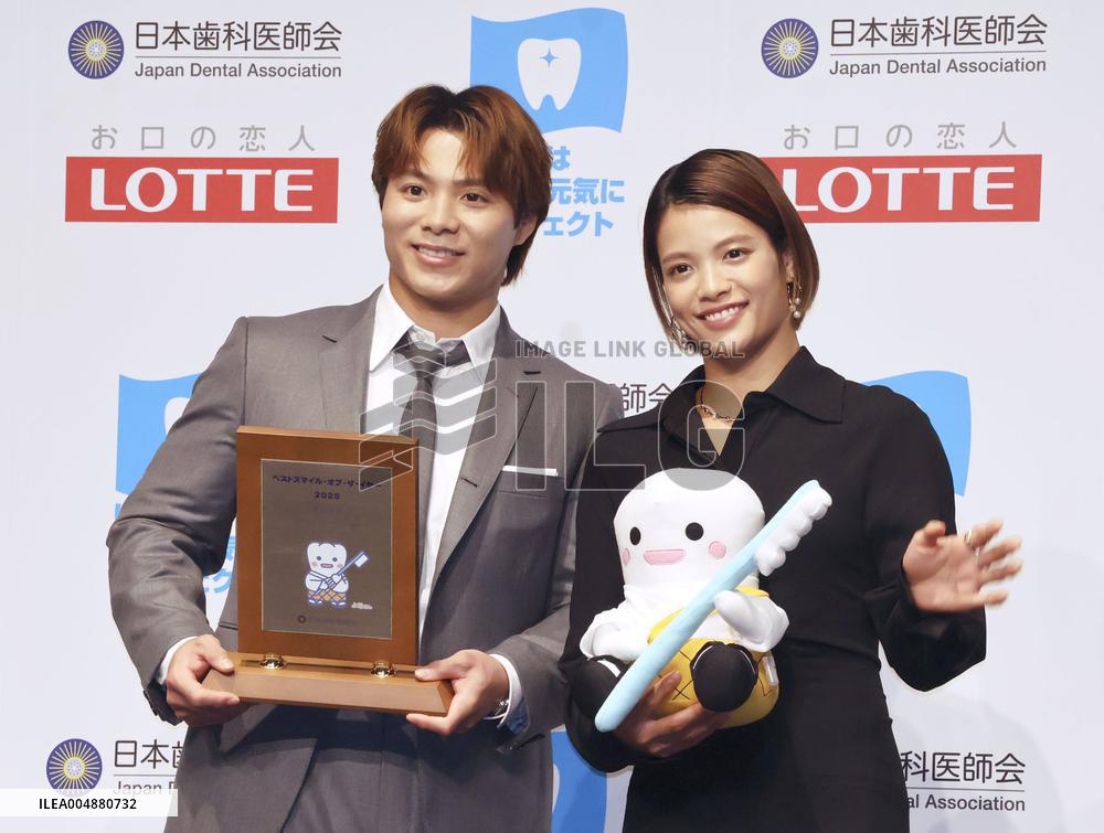 Abe siblings get 'Best Smiles' award