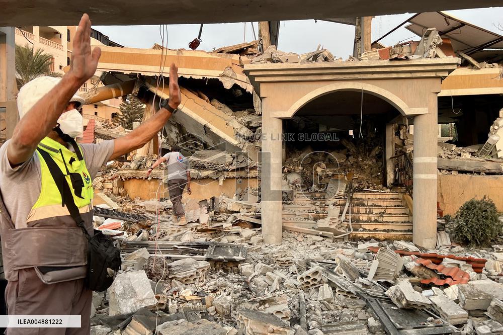 Israeli Airstrike Hits South Lebanon