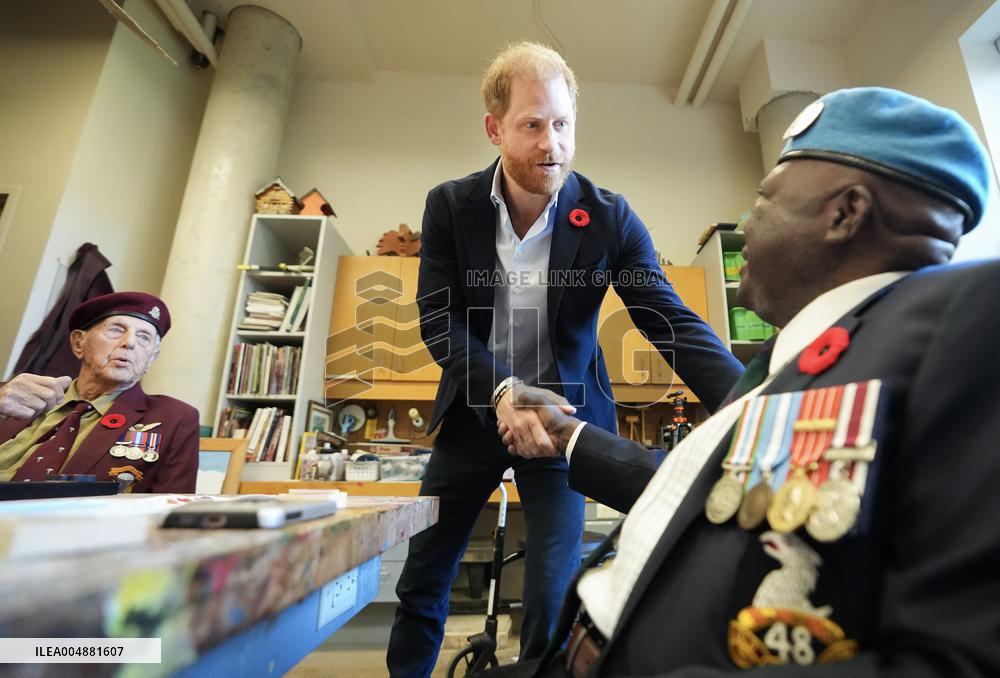 Prince Harry Meets Canada's Oldest Veterans - Toronto