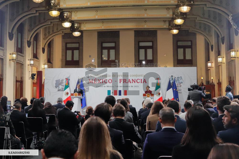 Emmanuel Macron hold News Conference in Mexico