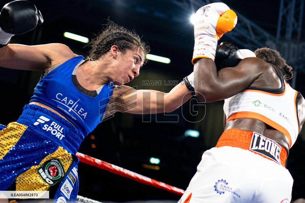 CONTATTO - Boxe - IBO Women's Lightweight World Title - Pamela Malvina Notch Sawa vs Karen Carabajal